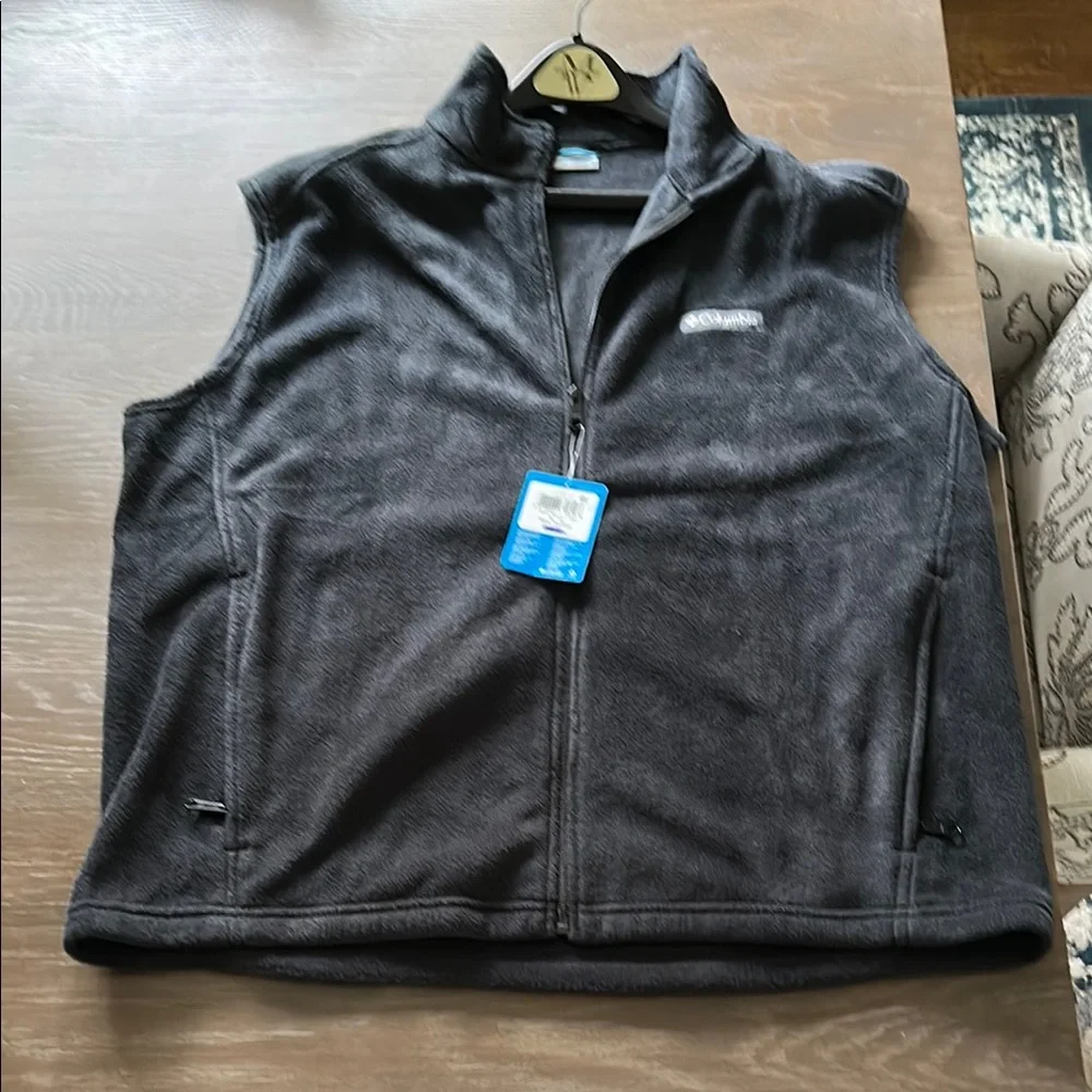 Columbia Men's Black Fleece Vest - Picture 1 of 4